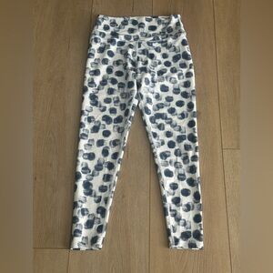 White and blue patterned leggings